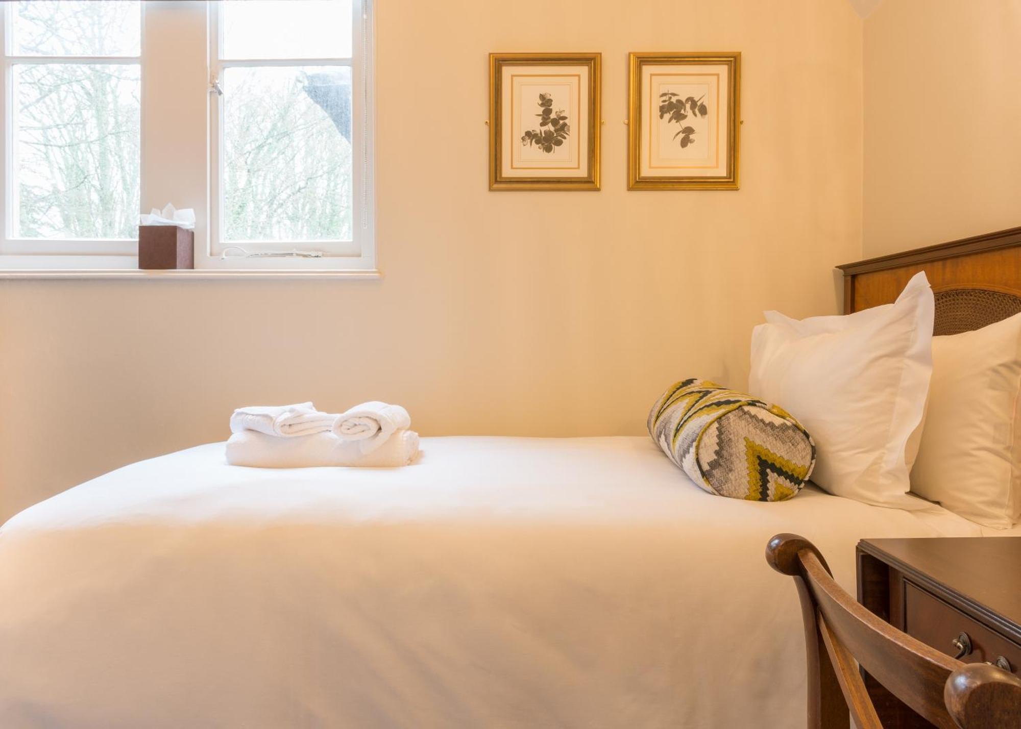 Burley Manor Hotel Phòng bức ảnh